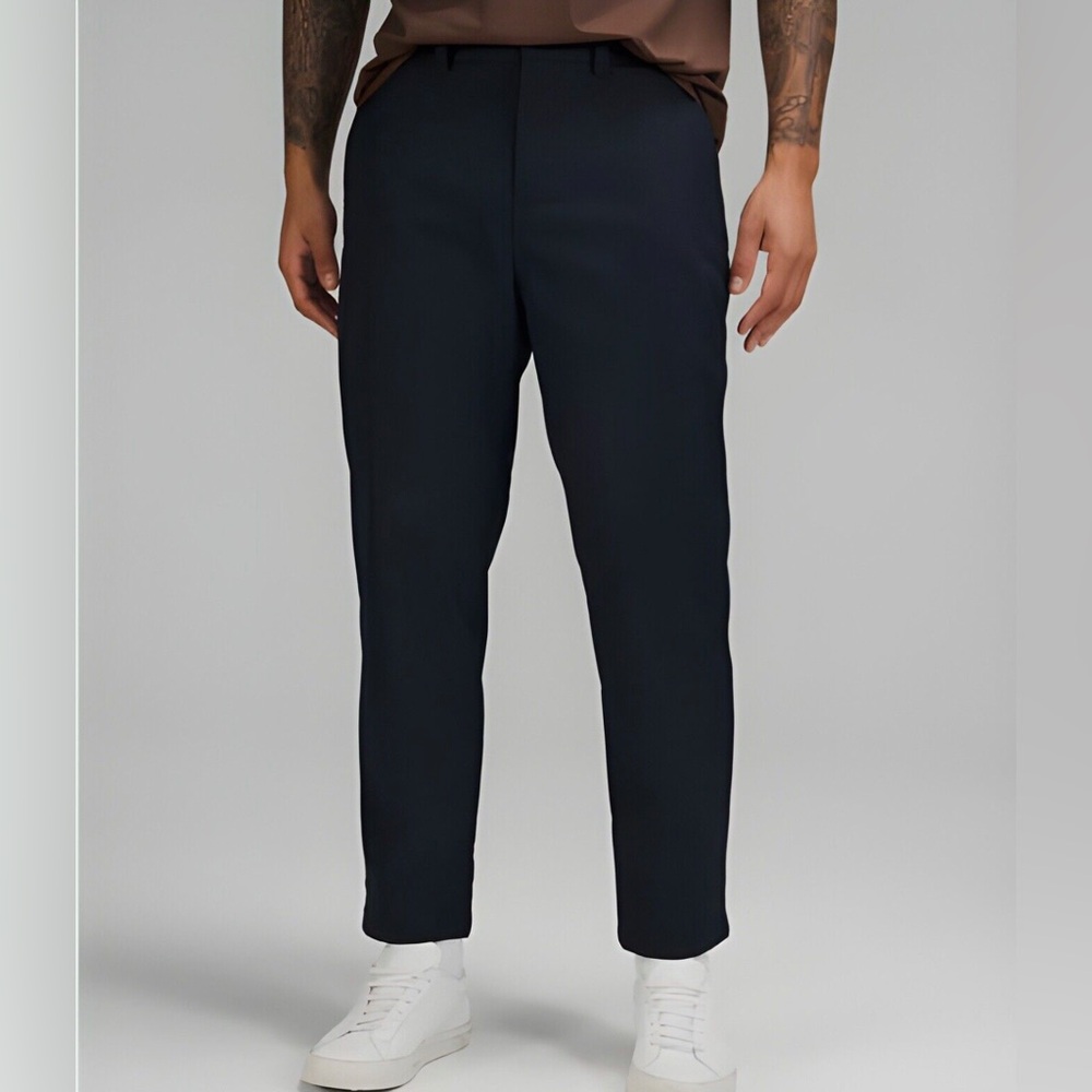 Lululemon men’s relaxed tapered trouser size 36